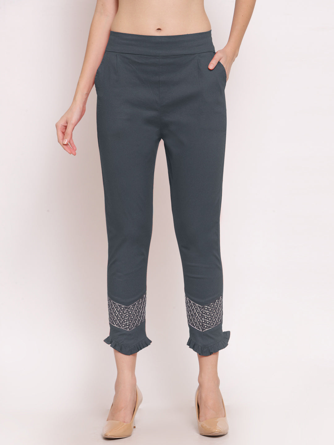 Klotthe Women Grey Solid Slim Fit Trouser