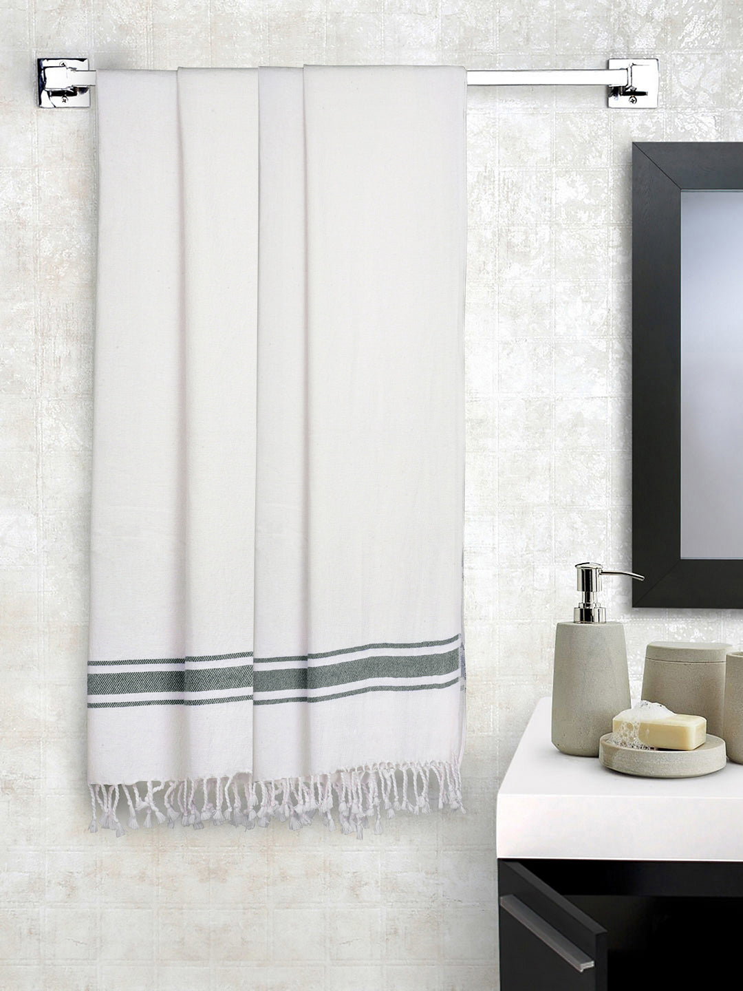 Klotthe Unisex Set of 4 Solid 233 GSM Bath Towels