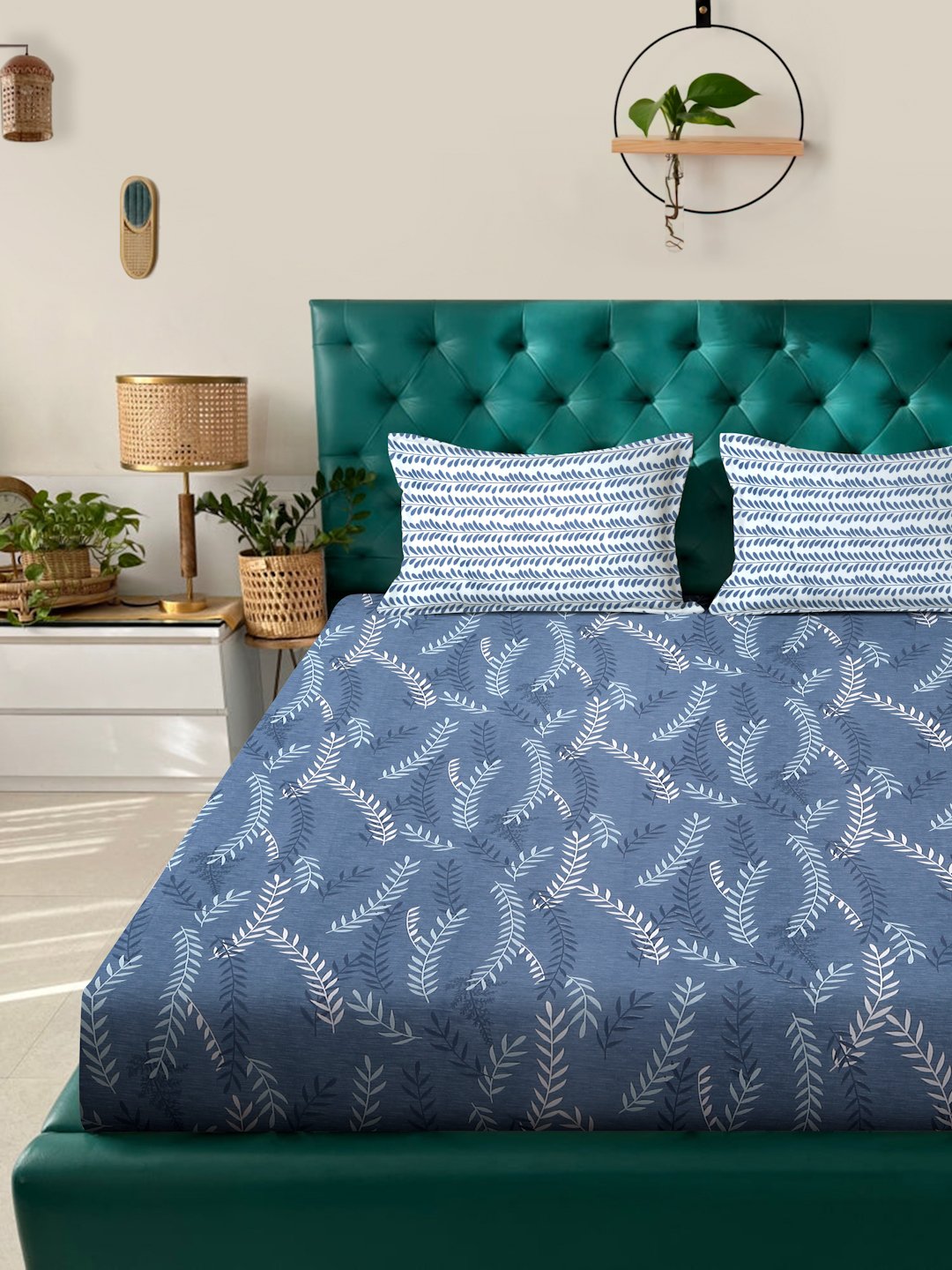 Blue Floral 300 TC Fitted Cotton Blend Double Bedsheet with 2 Pillow Covers