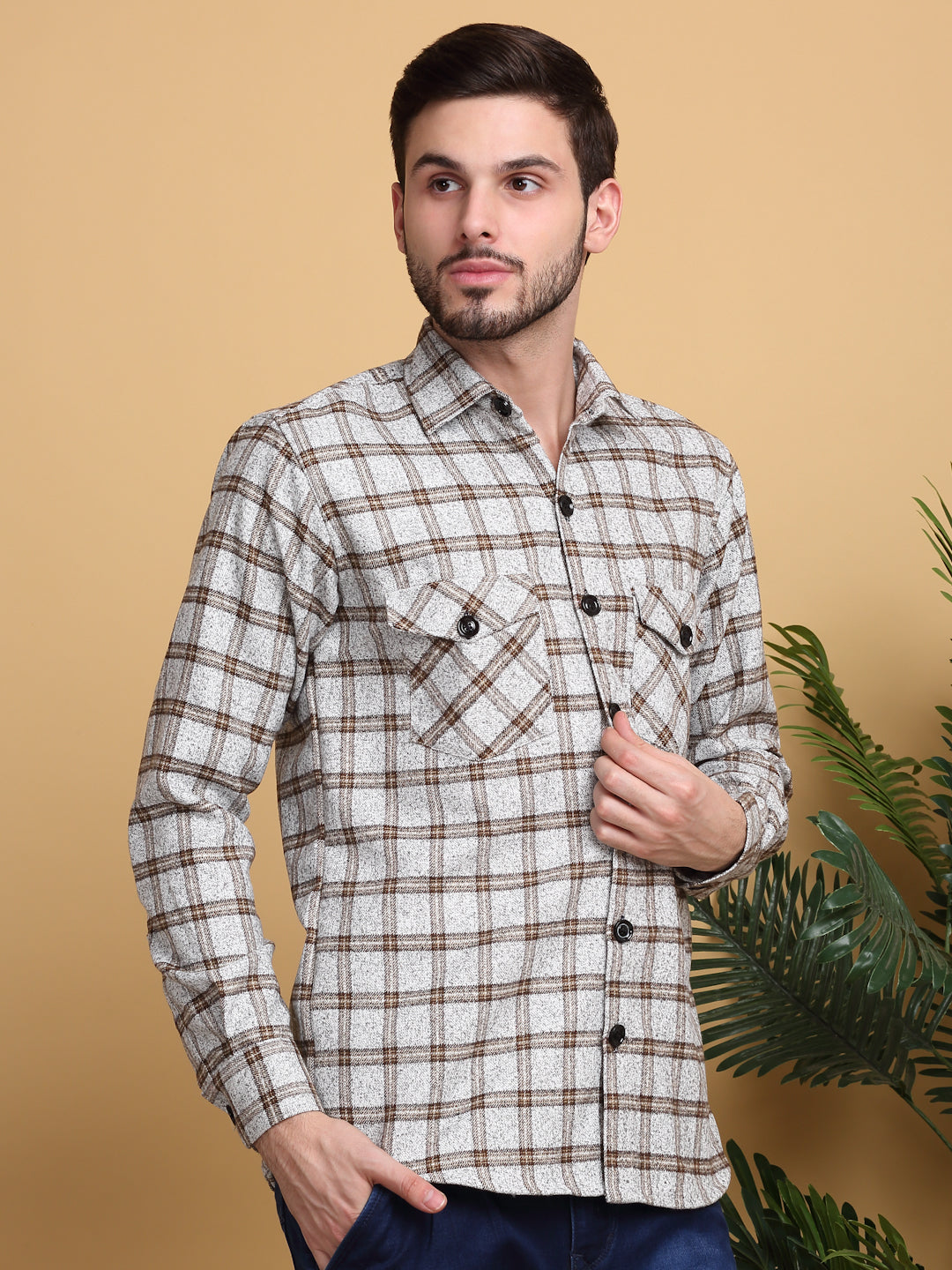 Klotthe Men White Checked Spread Collar Woolen Casual Shirt