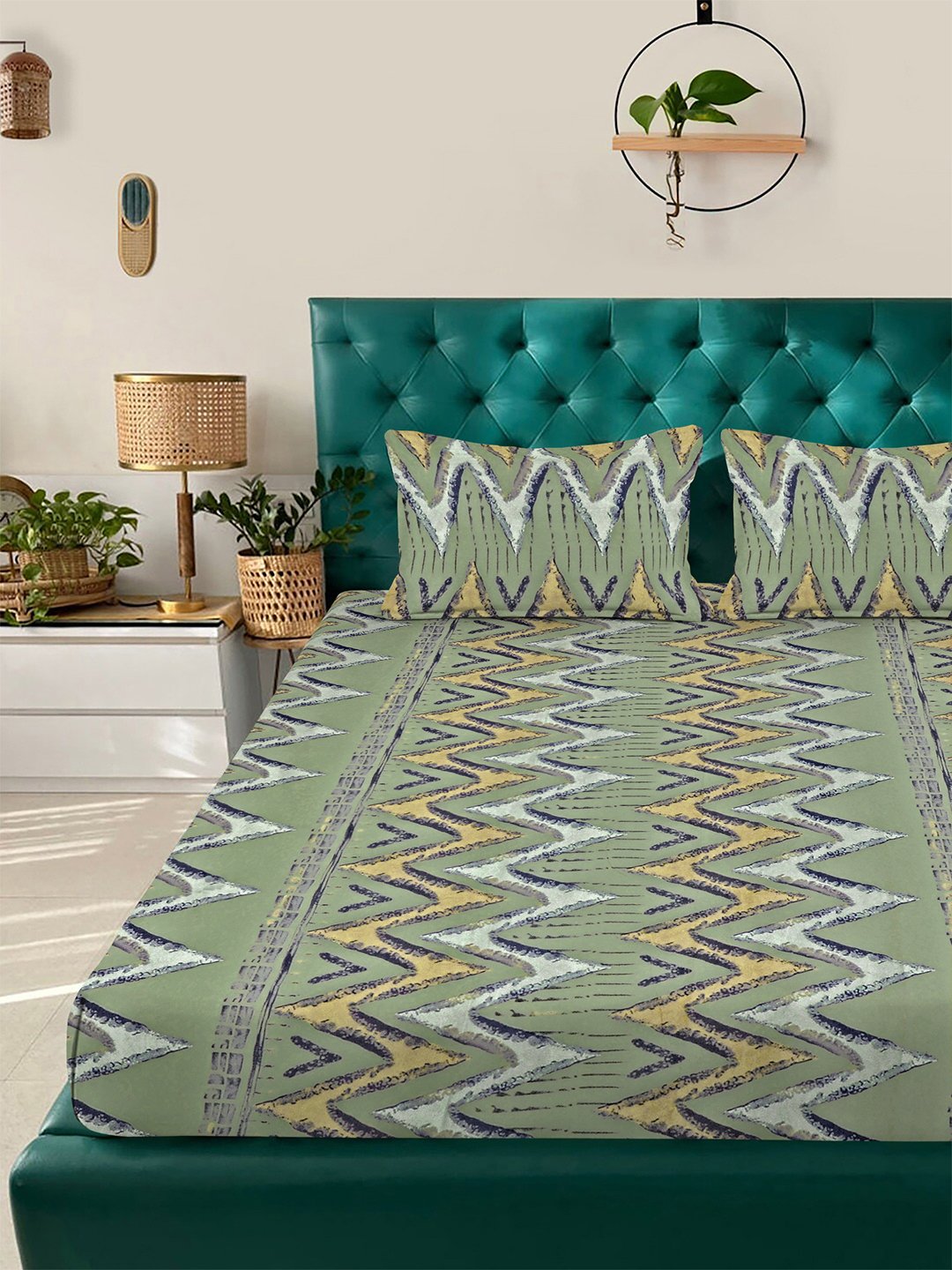 Green Geometric 300 TC Cotton Blend Fitted Double Bedsheet with 2 Pillow Covers