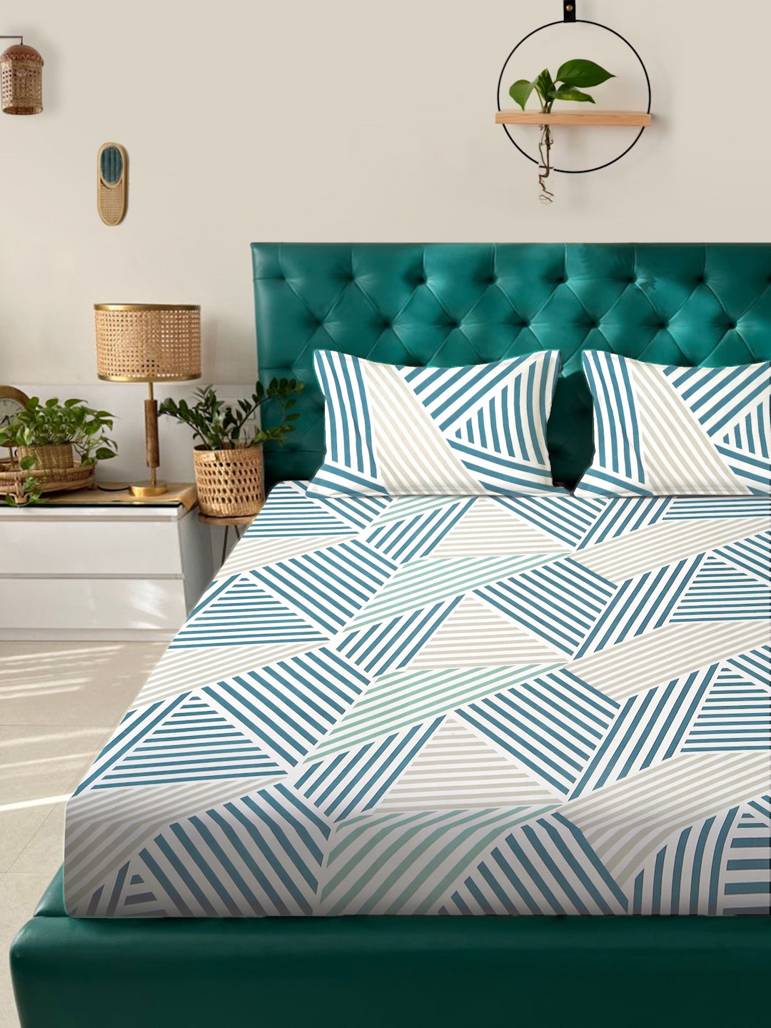 Green Geometric 300 TC Cotton Blend Fitted Double Bedsheet with 2 Pillow Covers