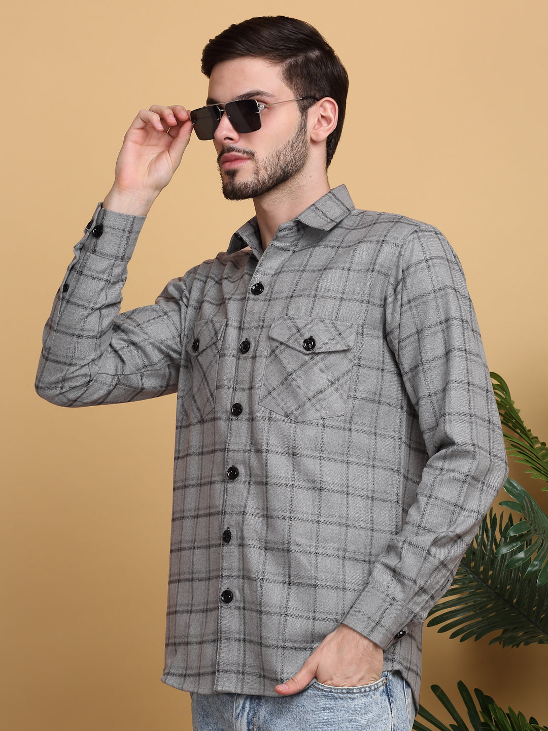 Klotthe Men Grey Checked Spread Collar Woolen Casual Shirt