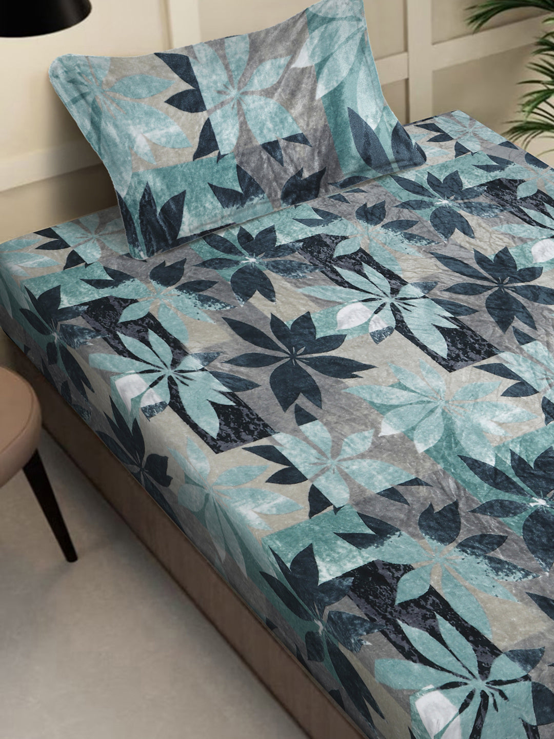 Klotthe Green Floral Woolen Fitted Single Bed Sheet with Pillow Cover