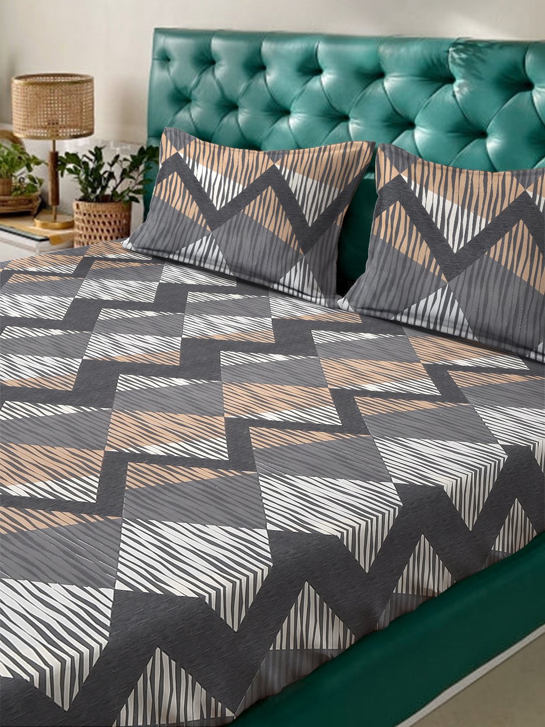 Grey Geometric 300 TC Cotton Blend Fitted Double Bedsheet with 2 Pillow Covers