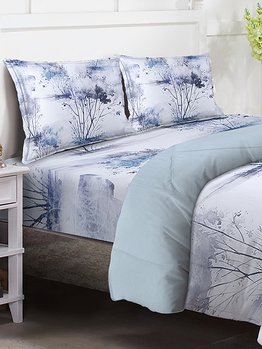 Klotthe Multicolor Floral Print Mild Winter Double King Bedding Set