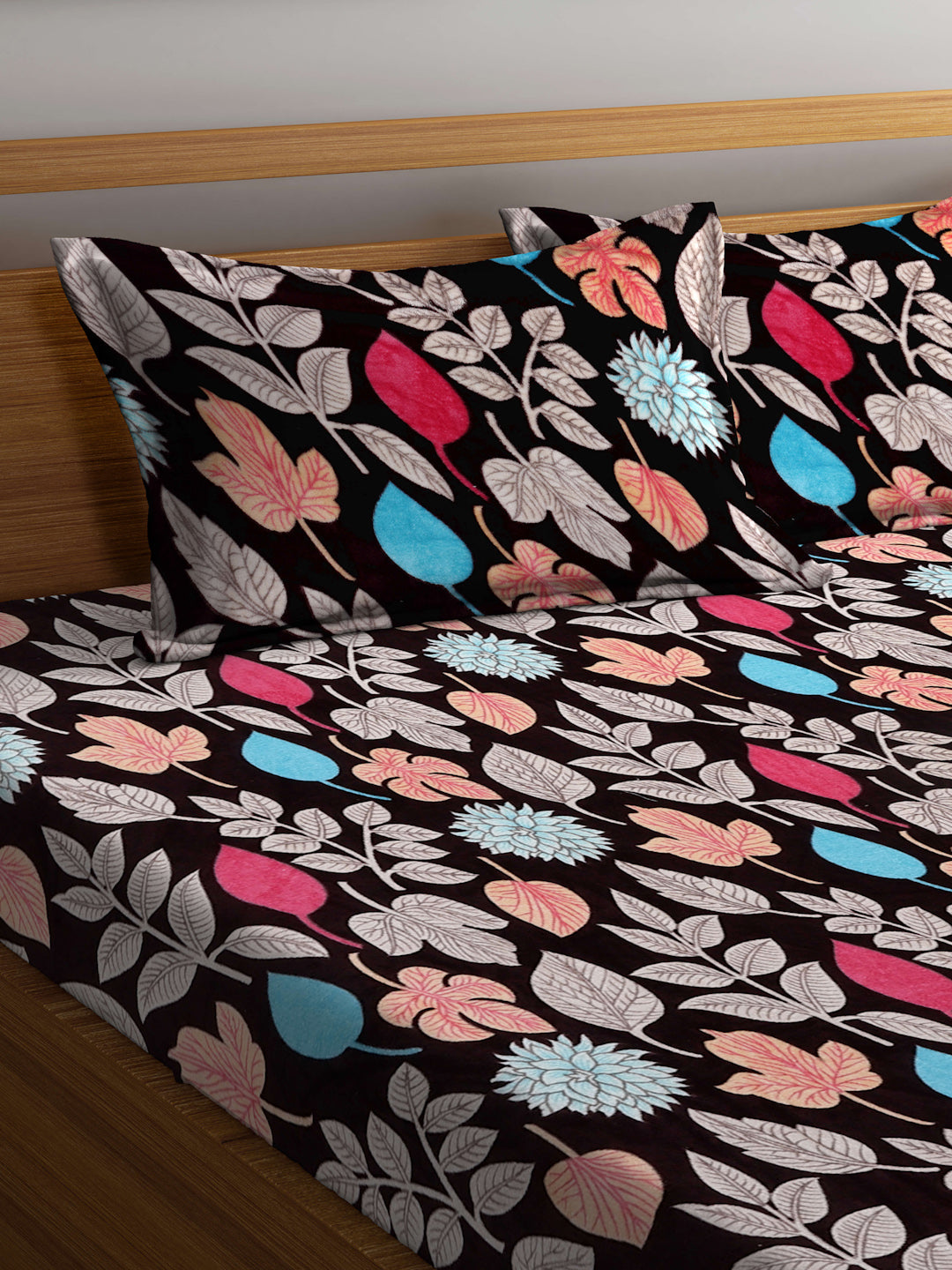 Klotthe Brown Printed Woolen Double Bed Sheet with 2 Pillow Covers