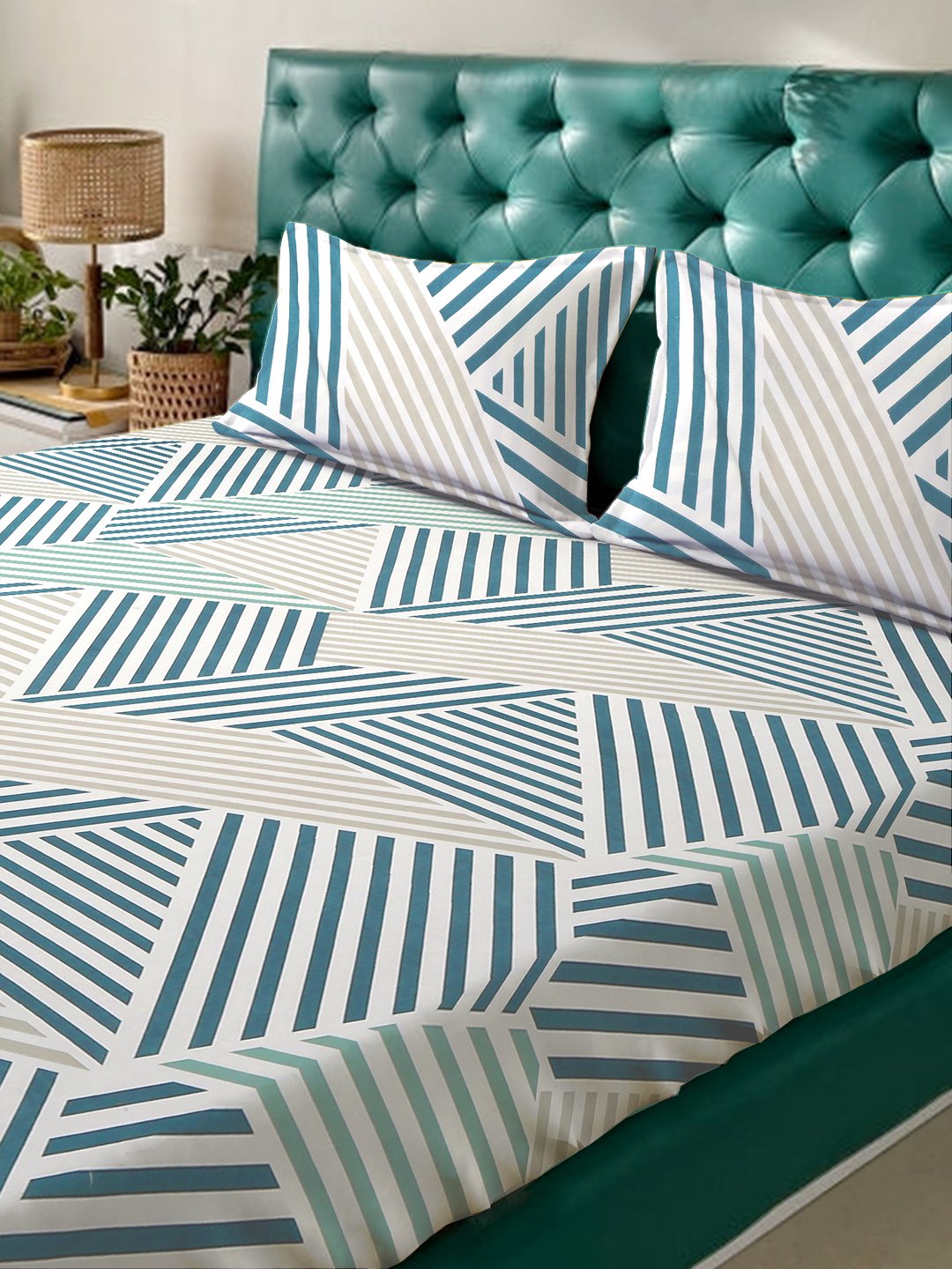 Green Geometric 300 TC Cotton Blend Fitted Double Bedsheet with 2 Pillow Covers