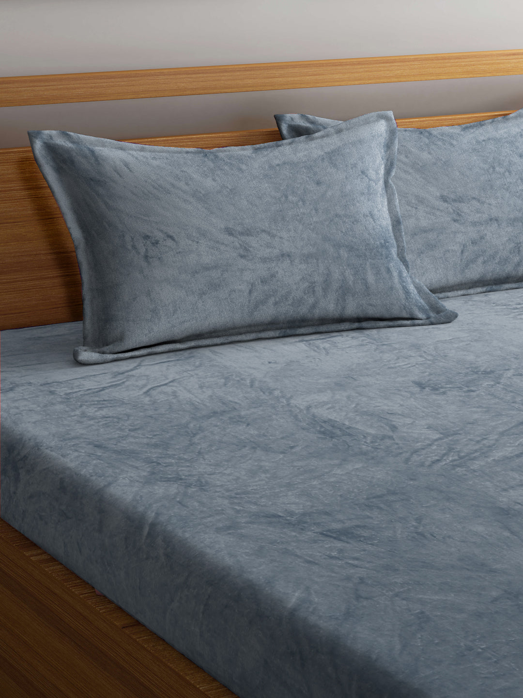 Winter Special Woolen Fleece King Size Bedsheets with 2 Pillow Covers by KLOTTHE®