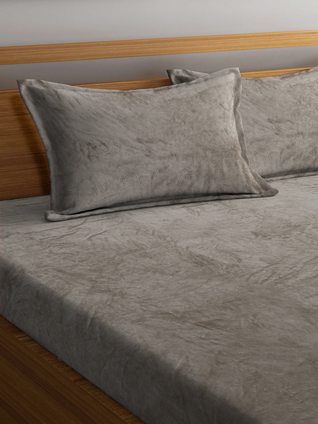 Winter Special Woolen Fleece King Size Bedsheets with 2 Pillow Covers by KLOTTHE®