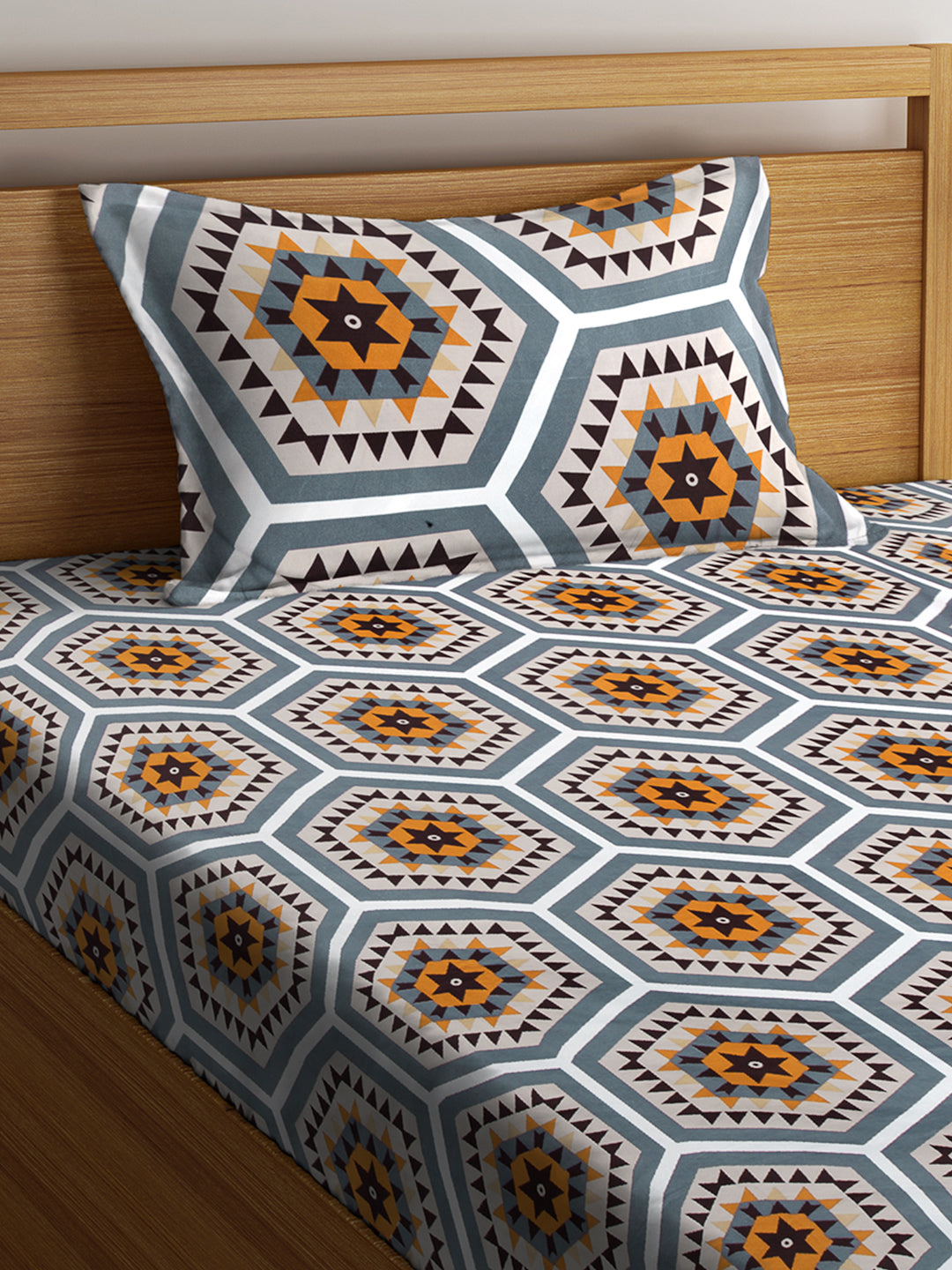 KLOTTHE Multi Polycotton Geometric BedSheet With 1 Pillow Cover (225X150 cm)