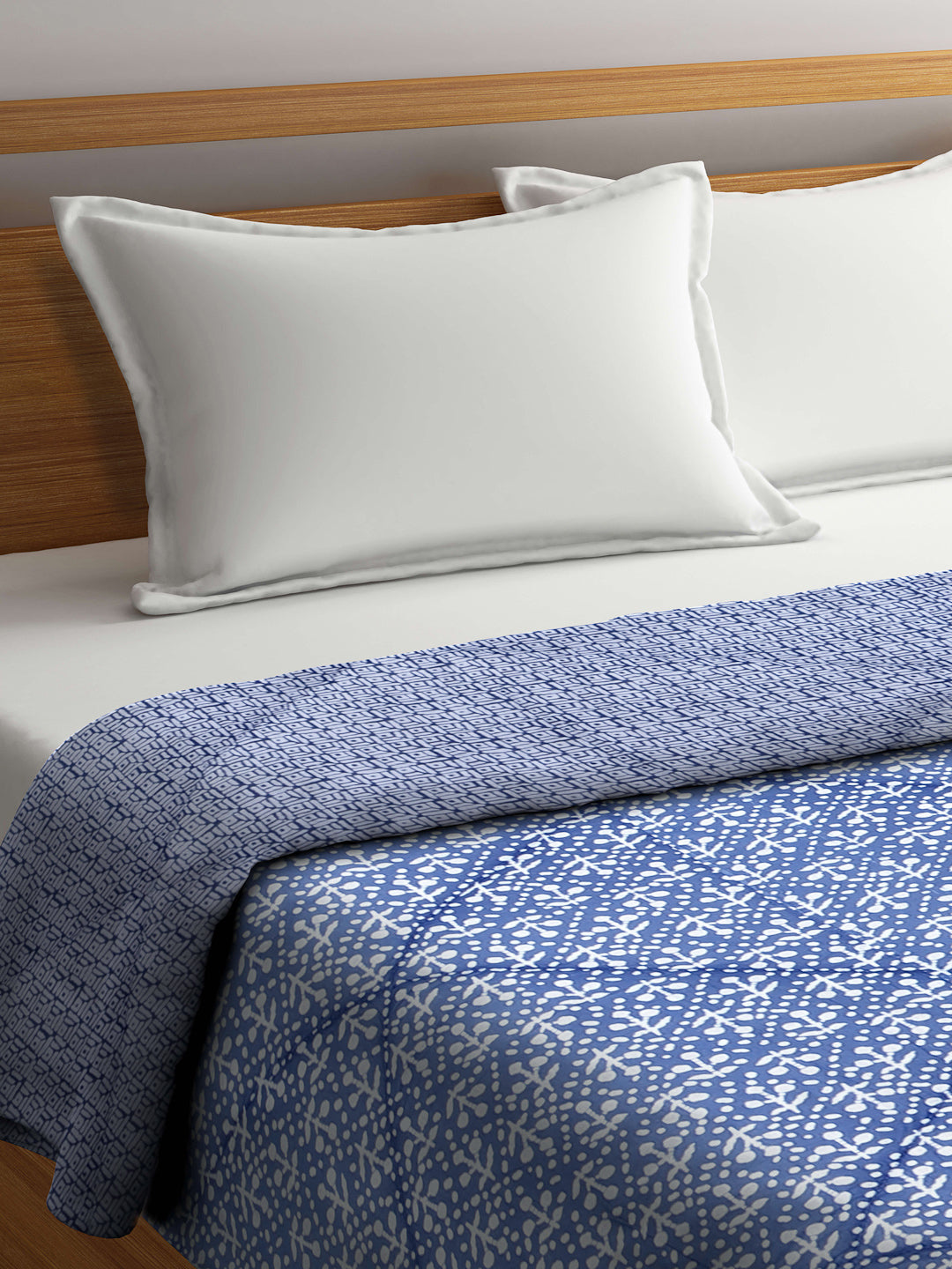 Klotthe Blue Abstract Printed 600 GSM Mild Winter Jaypuri Double Bed Quilt