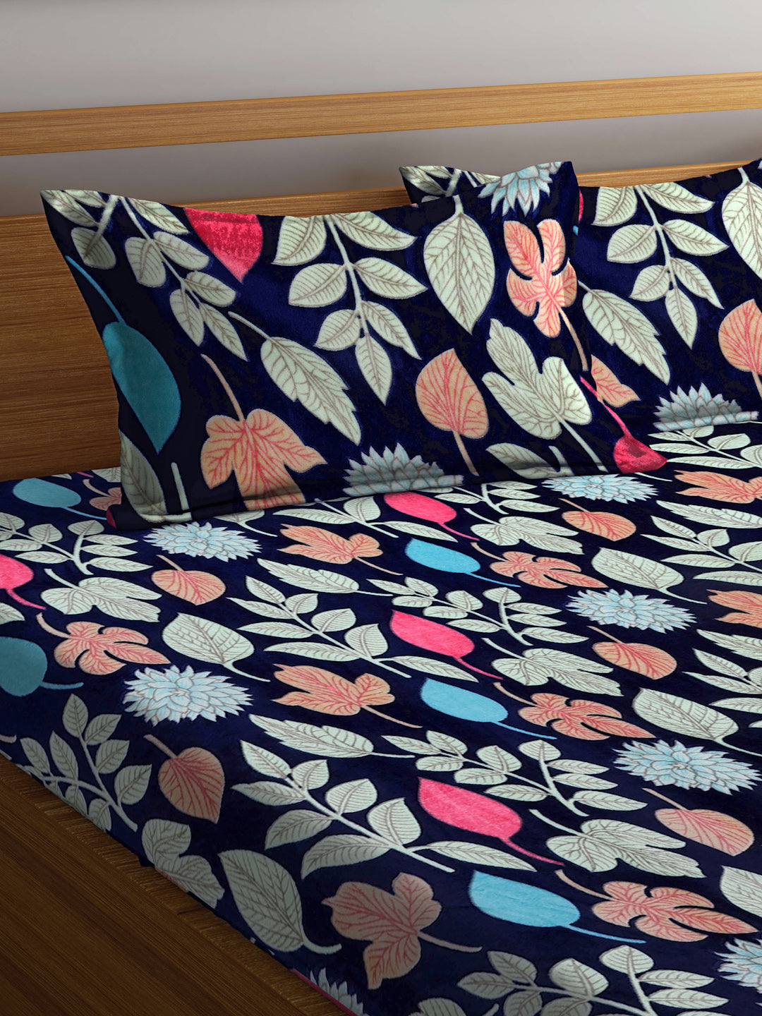 Klotthe Multi Printed Woolen Double Bed Sheet with 2 Pillow Covers