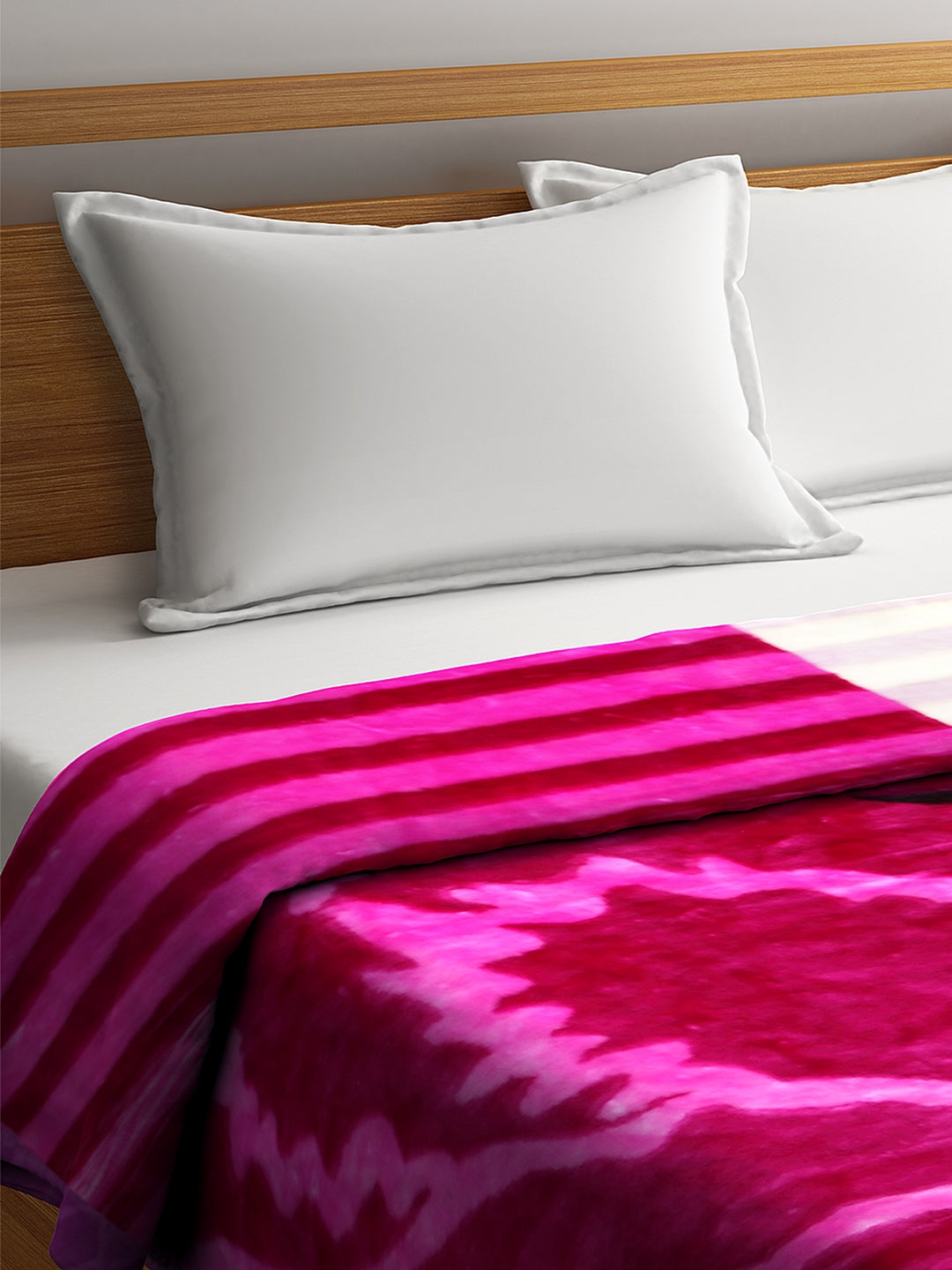 Magenta Floral Heavy Winter Double Bed Blanket by Klotthe 730 GSM