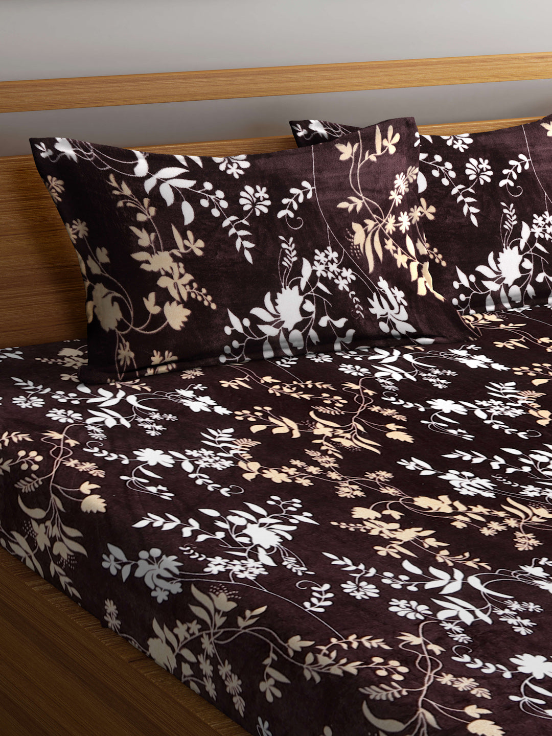 Klotthe Brown Printed Woolen Double Bed Sheet with 2 Pillow Covers