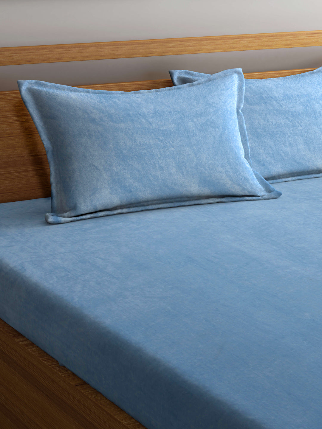 Winter Special Woolen Fleece King Size Bedsheets with 2 Pillow Covers by KLOTTHE®