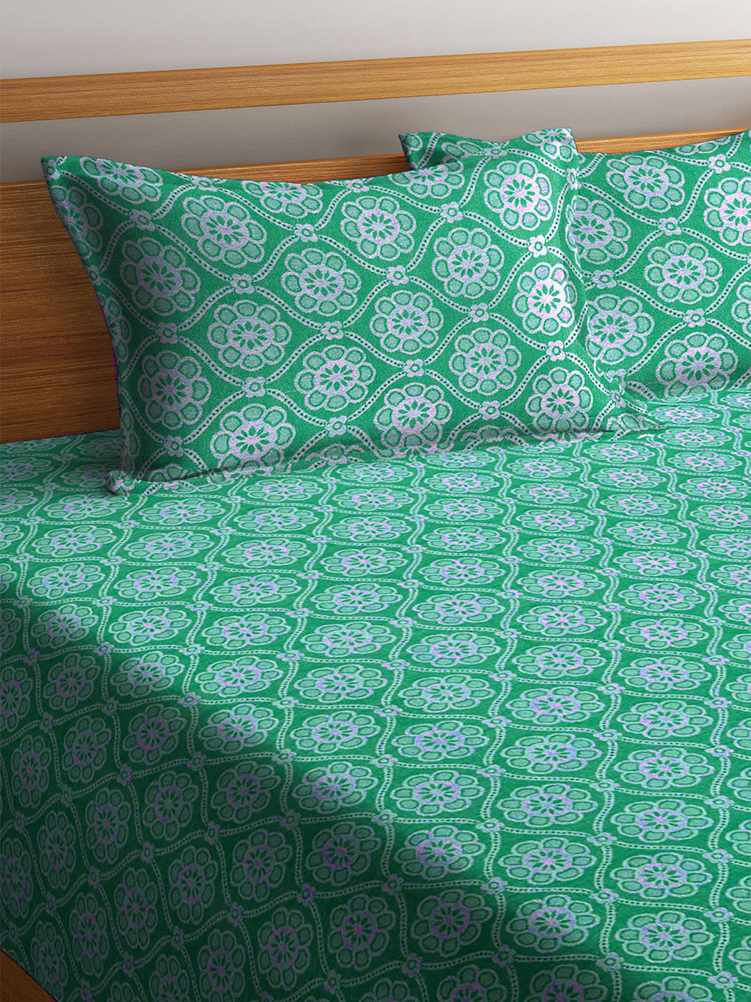 100% Pure Cotton King Size Handwoven Bed Cover with Two Pillow Covers by KLOTTHEĀ® (Green)
