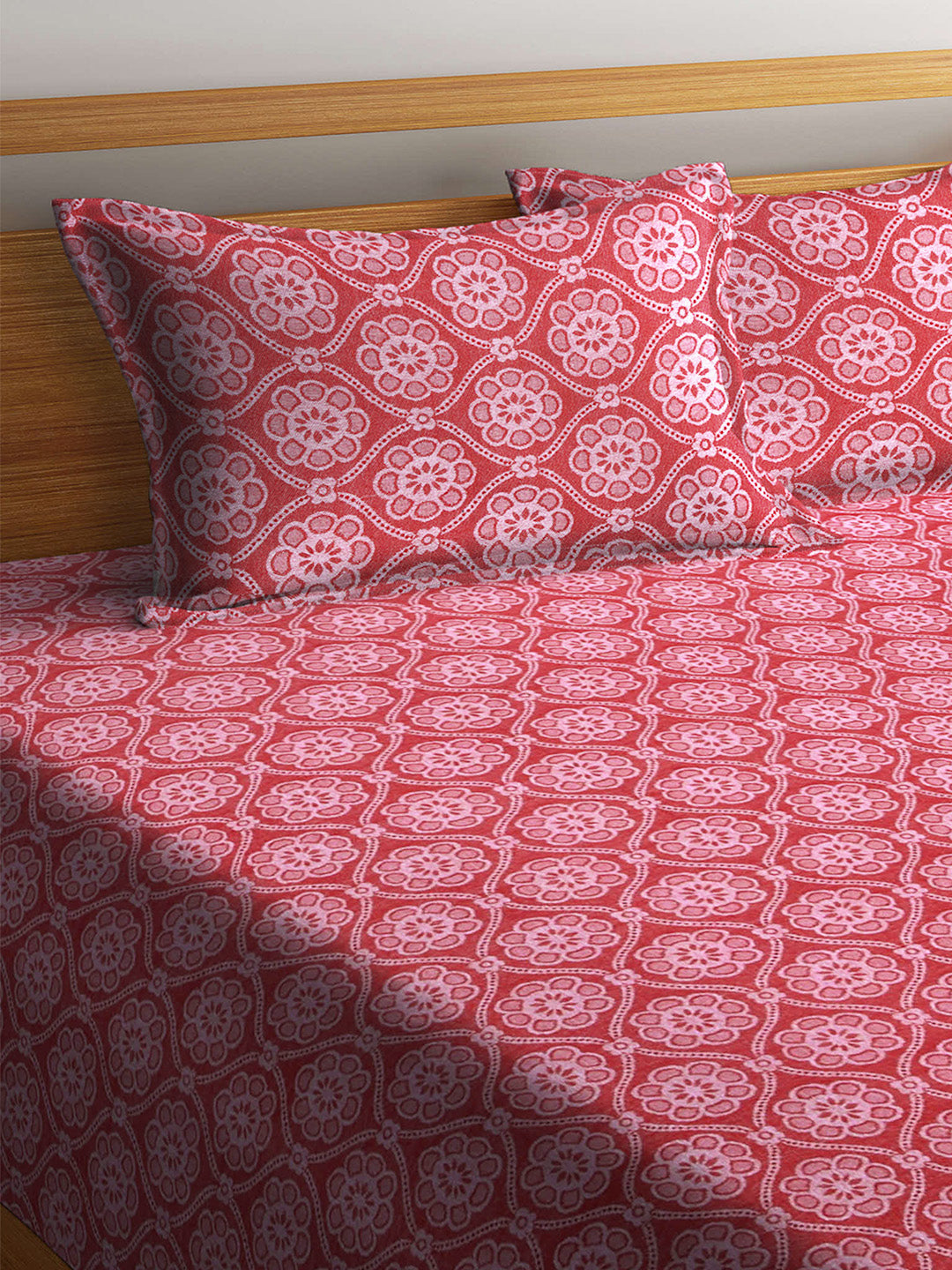 100% Cotton King Size Handwoven Bed Cover with Two Pillow Covers by KLOTTHEĀ® (Red)