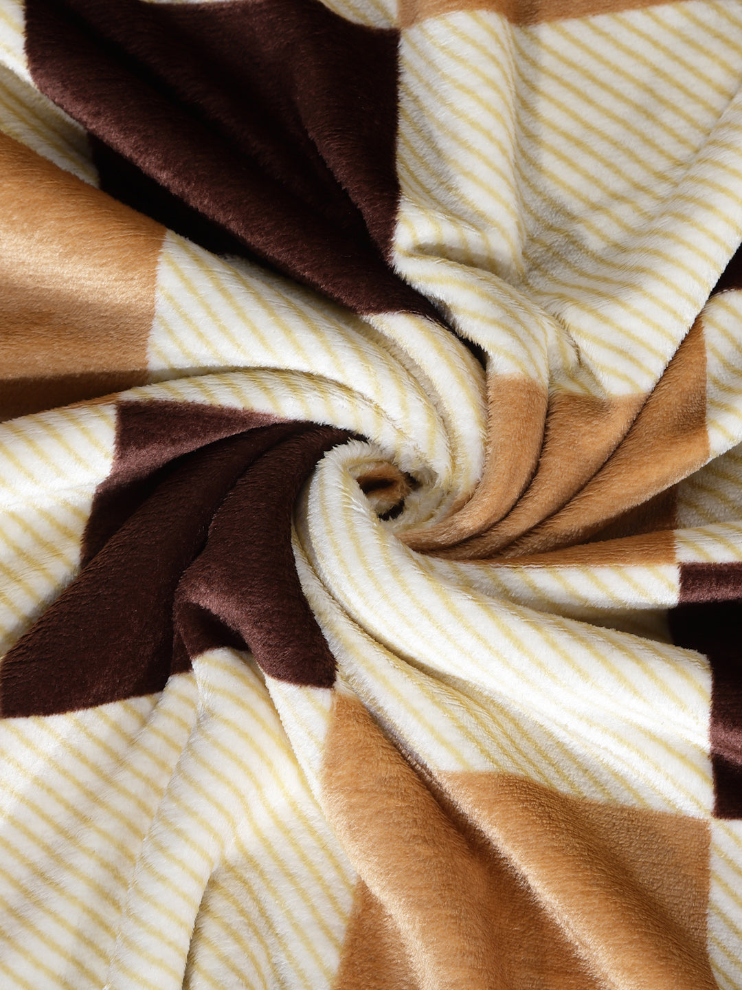 Klotthe Cream Geometric Woolen Fitted Double Bed Sheet with 2 Pillow Covers