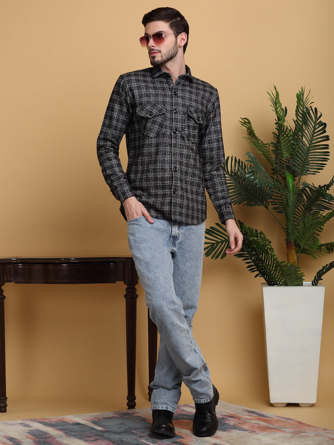 Klotthe Men Black Checked Spread Collar Woolen Casual Shirt
