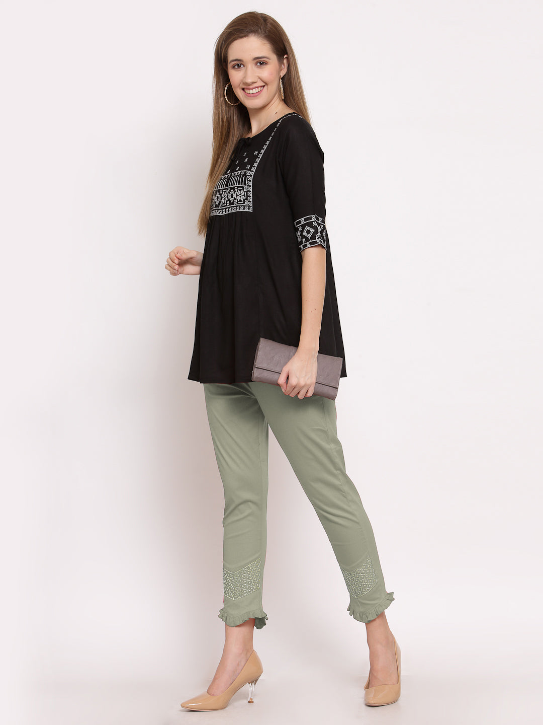 Klotthe Women Sage Green Solid Slim Fit Trouser