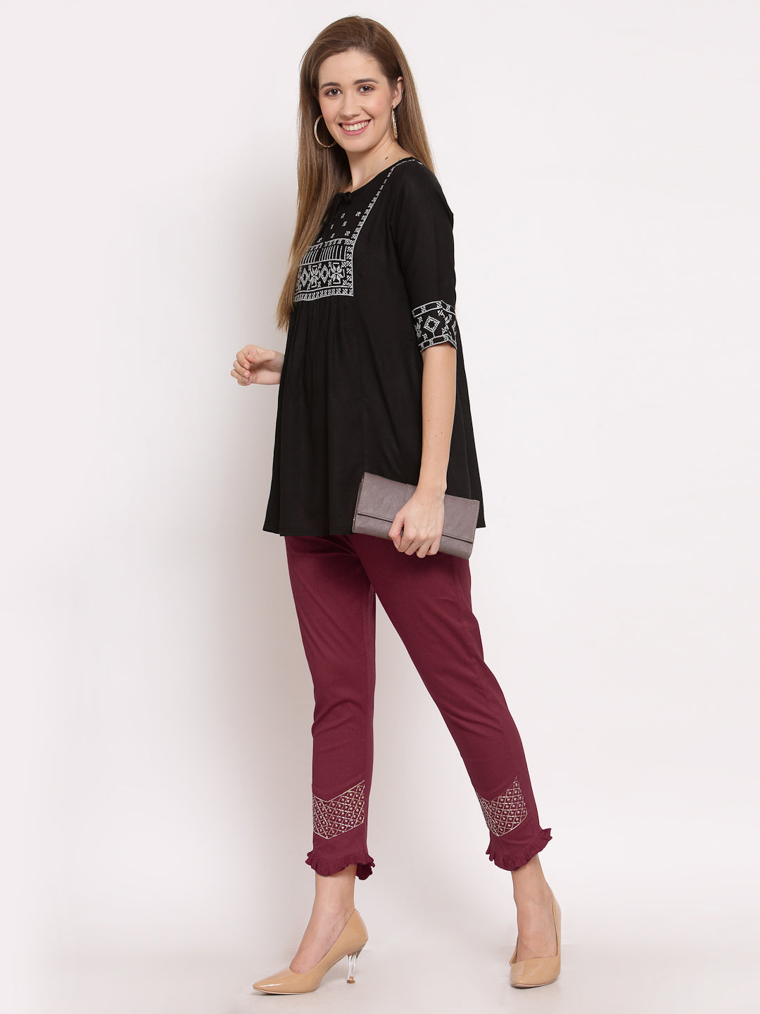 Klotthe Women Maroon Solid Slim Fit Trouser