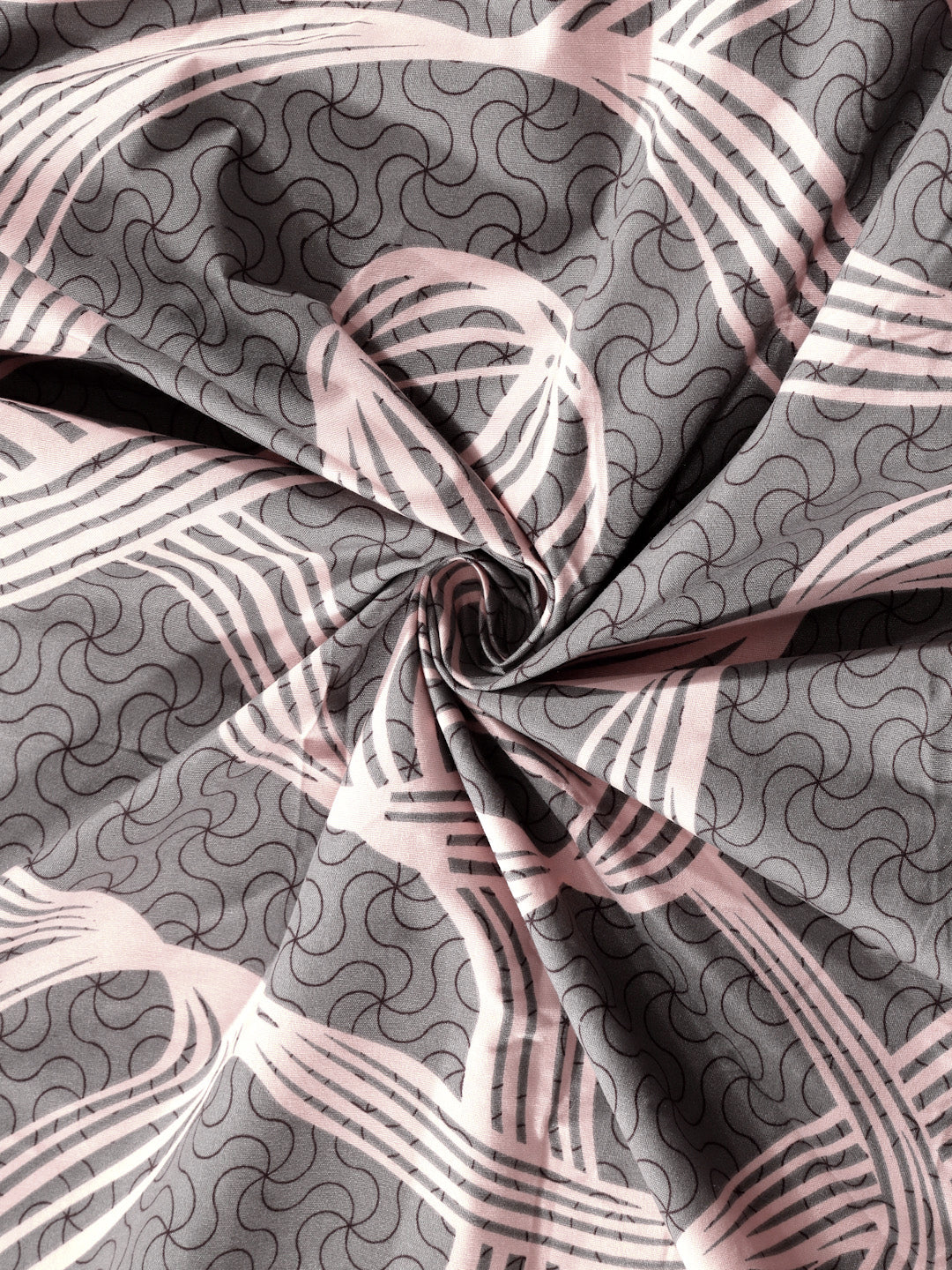 Klotthe Grey Abstract 300 TC Cotton Blend Fitted Double Bedsheet with 2 Pillow Covers