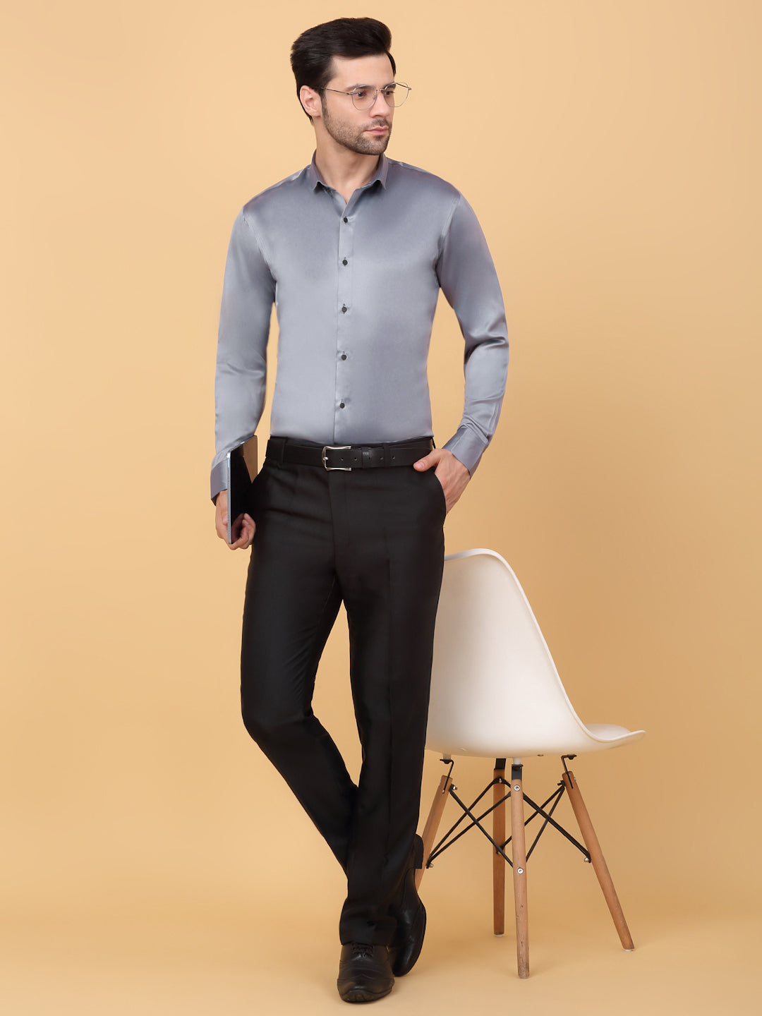 Klotthe Men Grey Solid Spread Collar Satin Formal Shirt