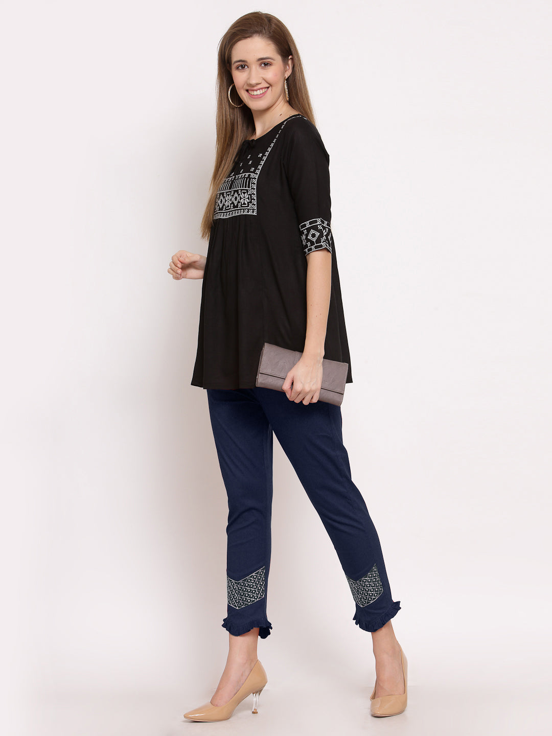 Klotthe Women Navy Blue Solid Slim Fit Trouser