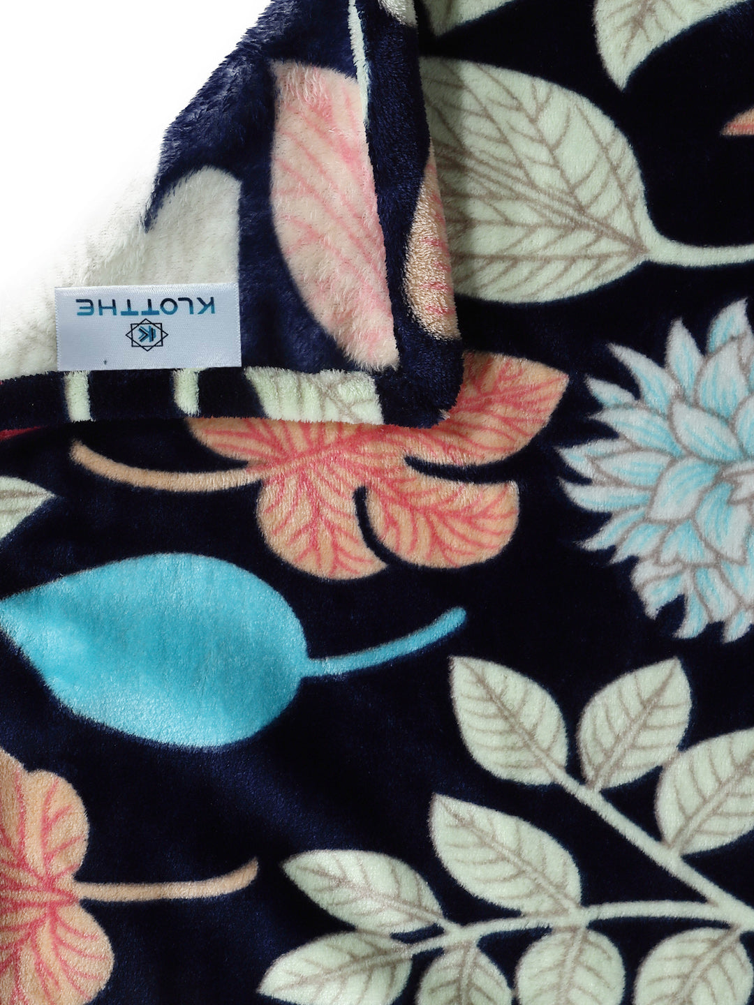 Klotthe Multi Printed Woolen Double Bed Sheet with 2 Pillow Covers