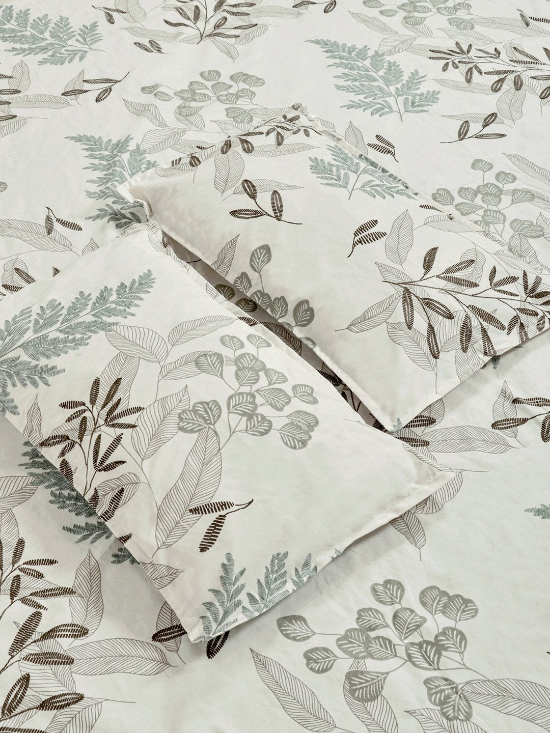 Cream Floral 300 TC Cotton Blend Fitted Double Bedsheet with 2 Pillow Covers