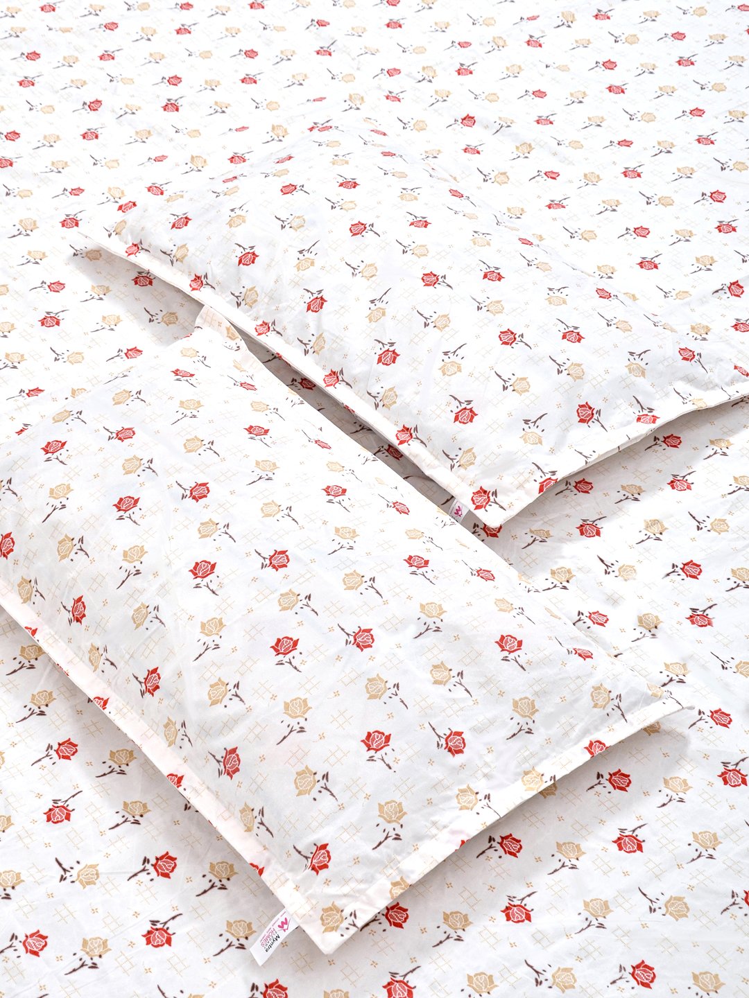 Cream Floral 300 TC Cotton Blend Fitted Double Bedsheet with 2 Pillow Covers