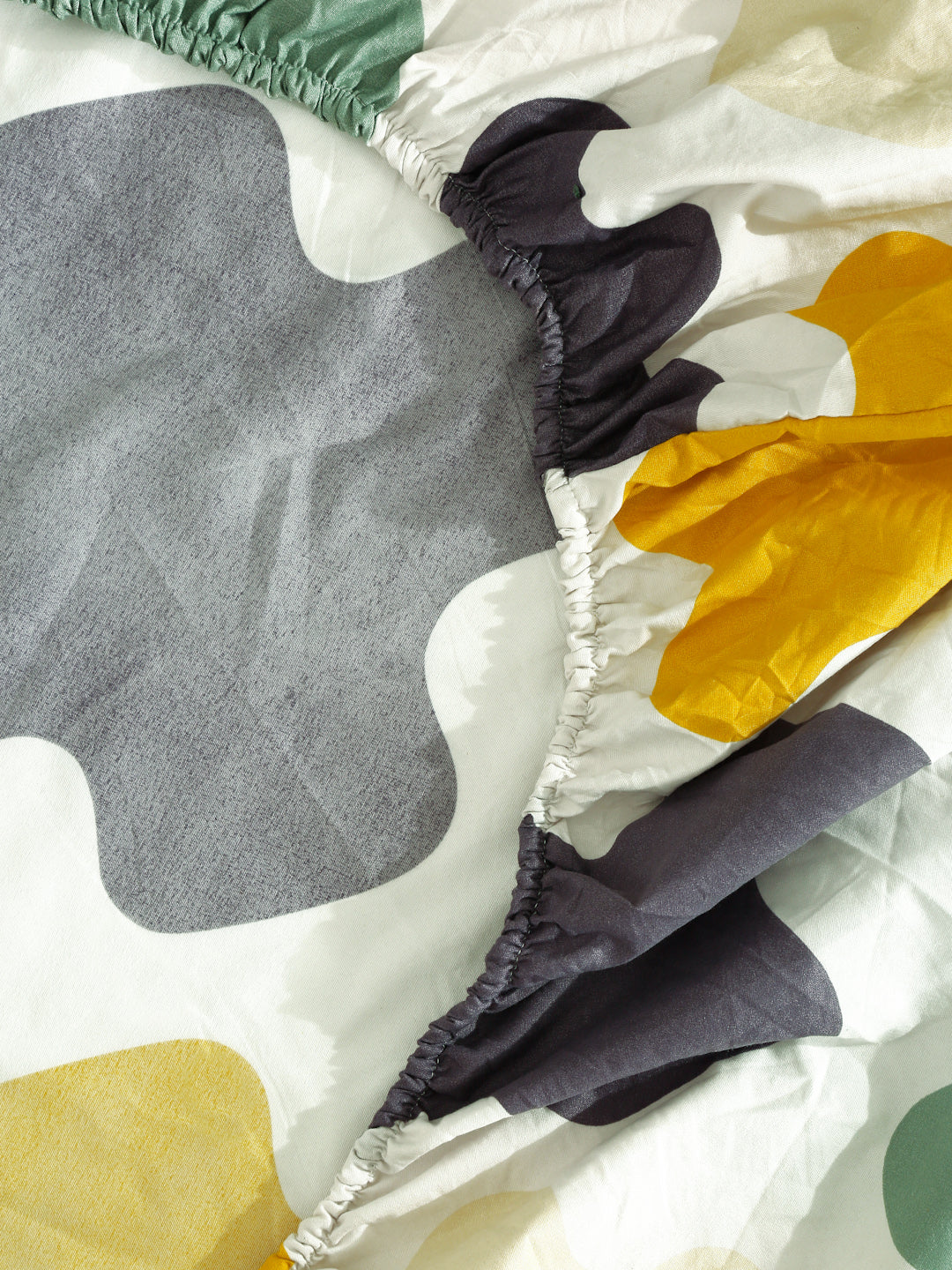 Book Fold King Size Elastic Fitted Bedsheet with Two Pillow Covers by KLOTTHE® (245 x 225 CM) (Latest Collection)