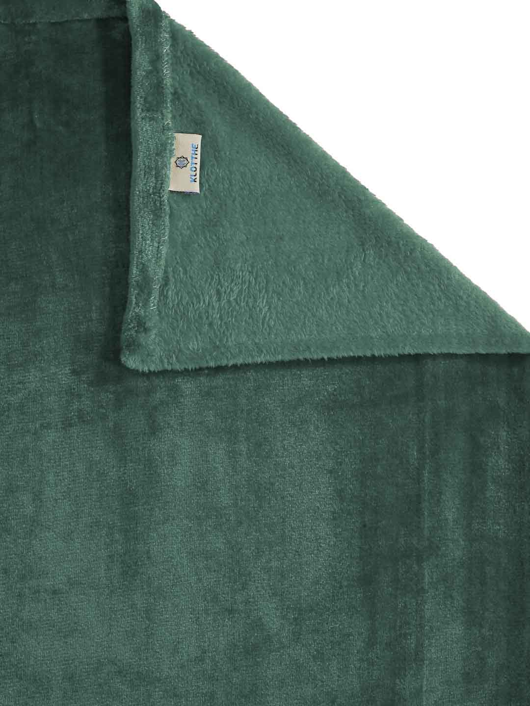 Klotthe Green Solid Woolen Double Bed Sheet with 2 Pillow Covers
