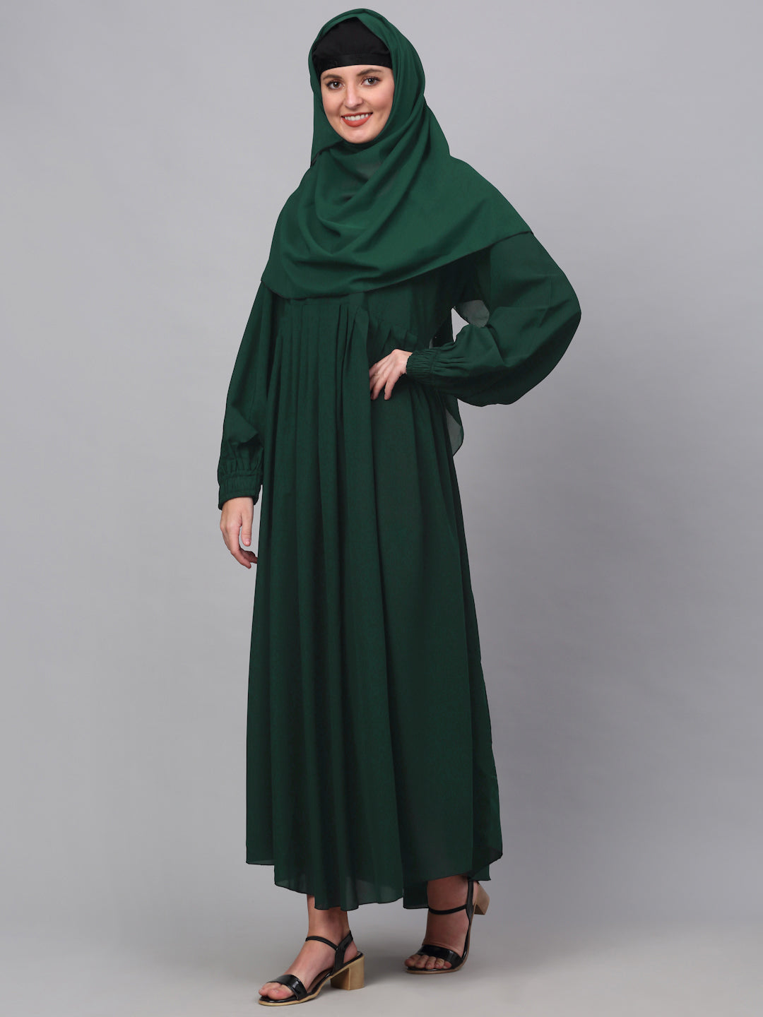 Klotthe Women Green Embellished Burqa With Scarves