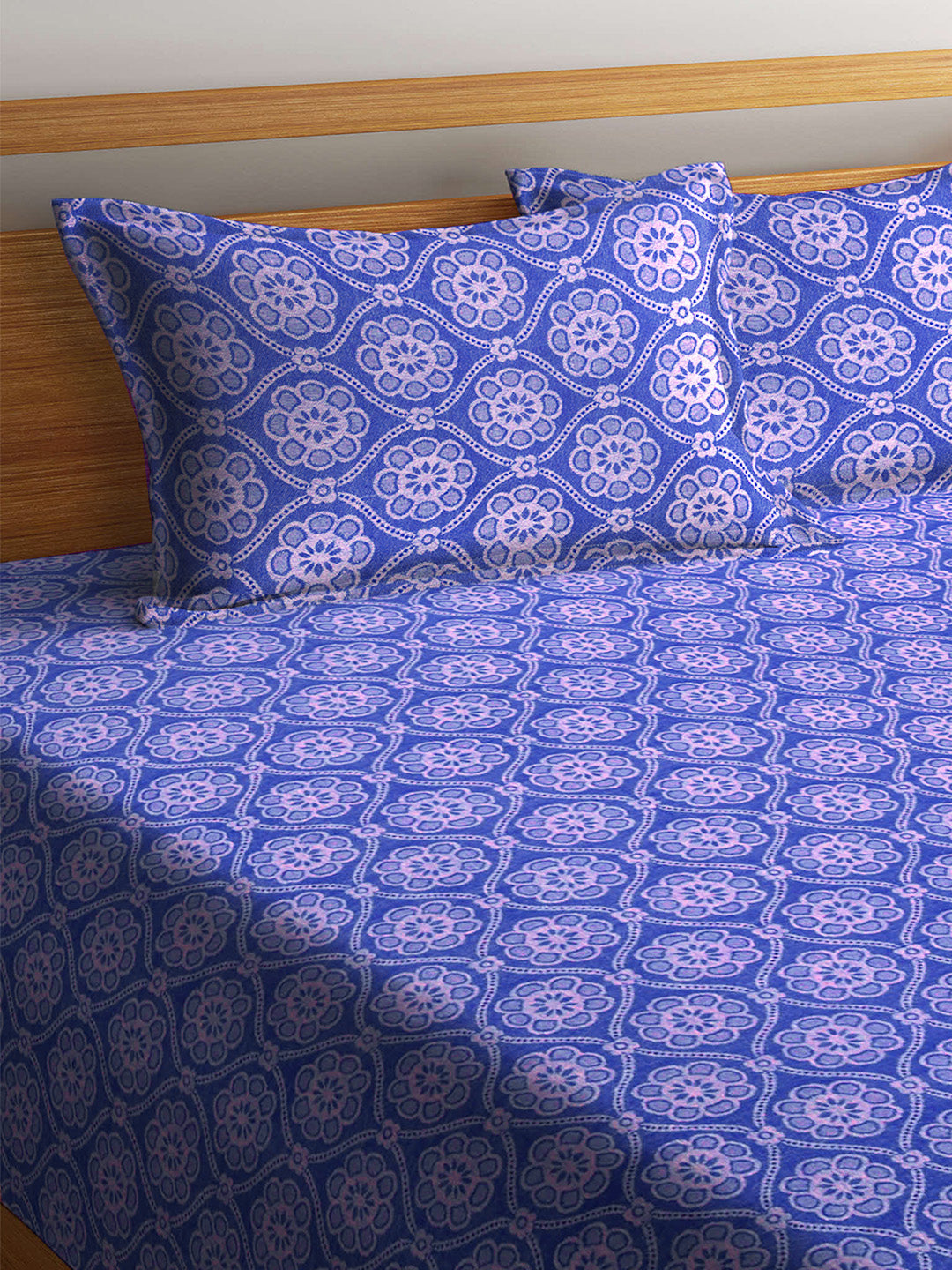 100% Pure Cotton King Size Handwoven Bed Cover with Two Pillow Covers by KLOTTHE® (Green)