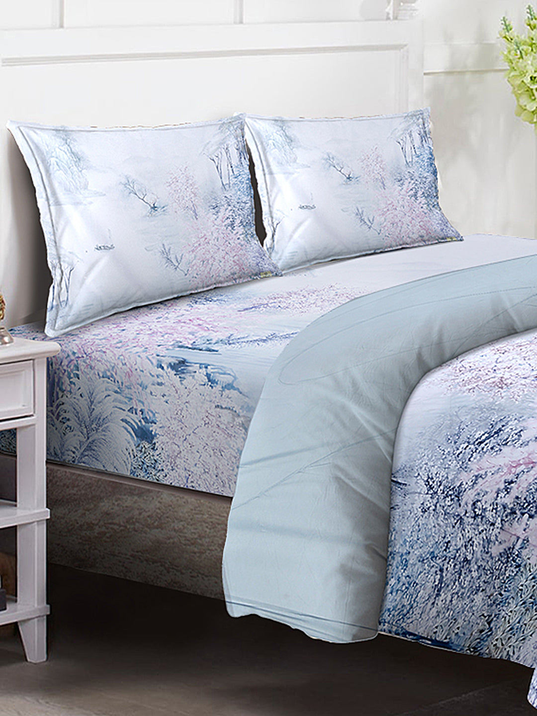 Klotthe Multicolor Floral Print Mild Winter Double King Bedding Set