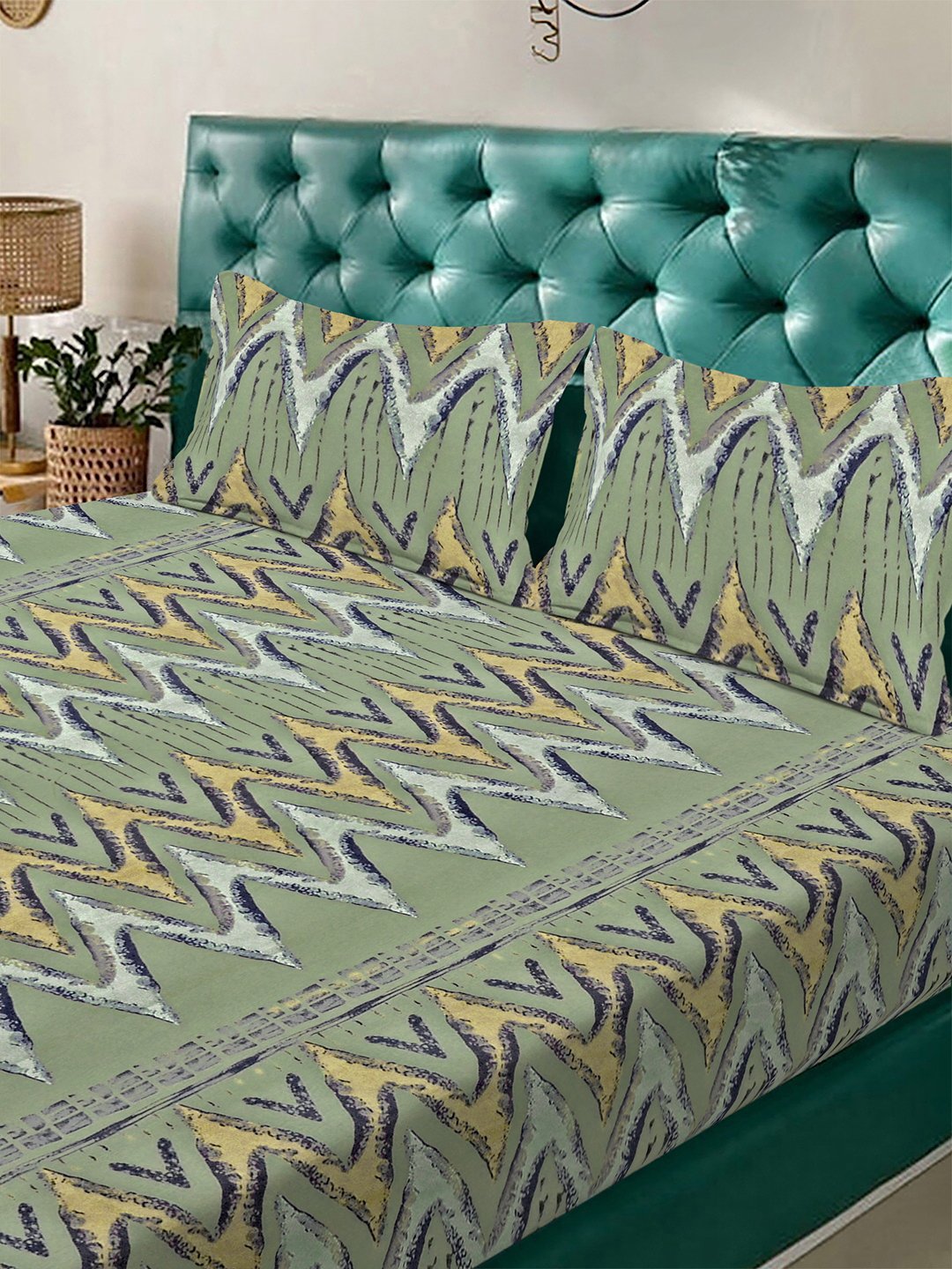 Green Geometric 300 TC Cotton Blend Fitted Double Bedsheet with 2 Pillow Covers