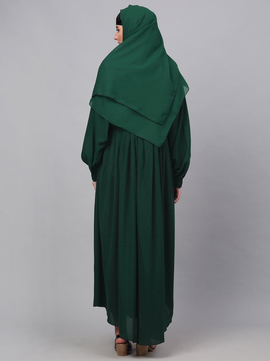 Klotthe Women Green Embellished Burqa With Scarves