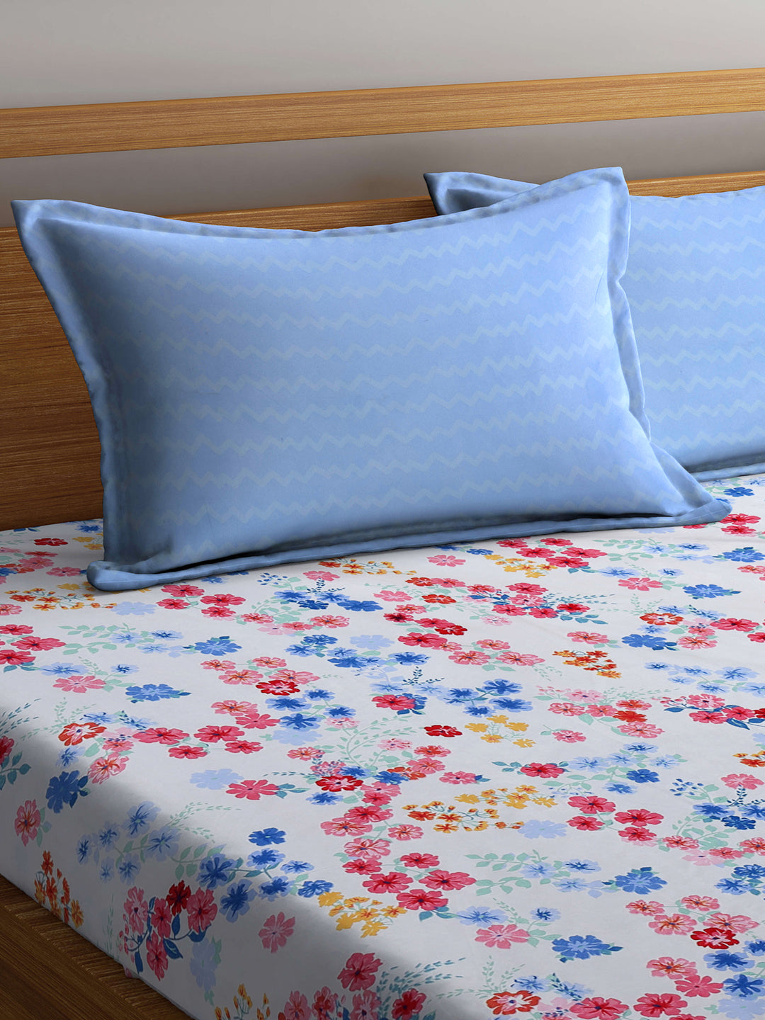 Klotthe Multicolor Floral 300 TC Cotton Blend Fitted Double Bedsheet with 2 Pillow Covers
