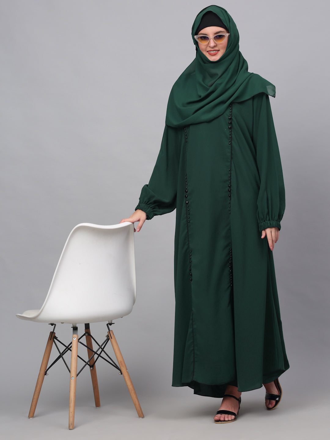 Klotthe Women Green Embellished Burqa With Scarves