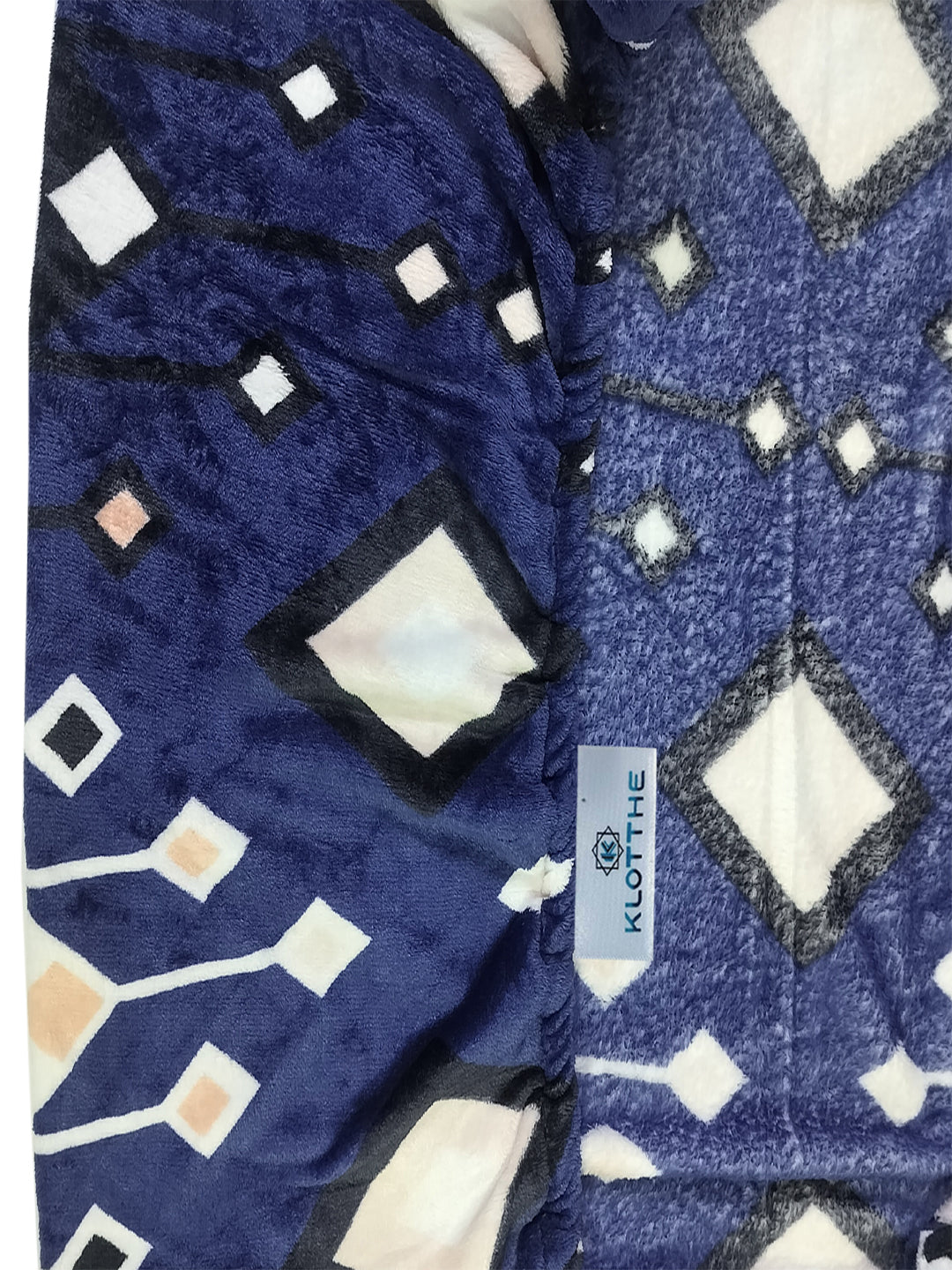 Klotthe Blue Geometric Woolen Fitted Double Bed Sheet with 2 Pillow Covers