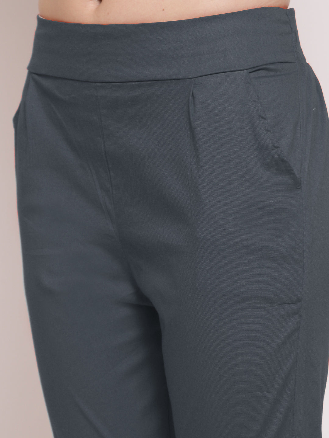 Klotthe Women Grey Solid Slim Fit Trouser