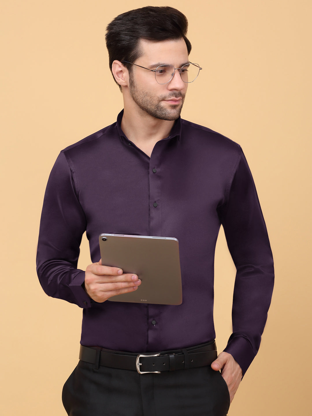 Klotthe Men Purple Solid Spread Collar Satin Formal Shirt