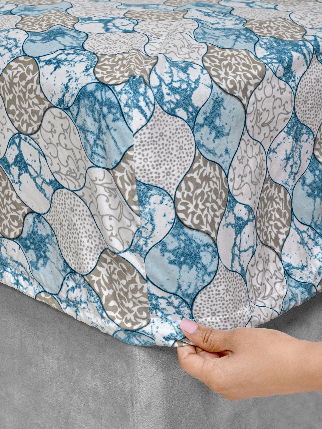 Blue Floral 300 TC Cotton Blend Fitted Double Bedsheet with 2 Pillow Covers