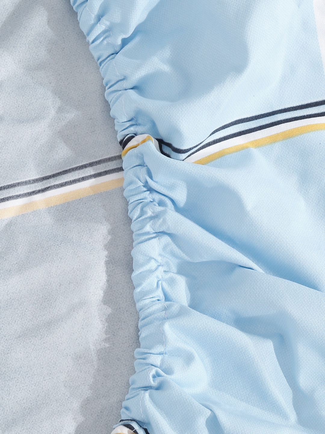 Klotthe Multi Geometric 300 TC Cotton Blend Elasticated Double Bedsheet with 2 Pillow Covers