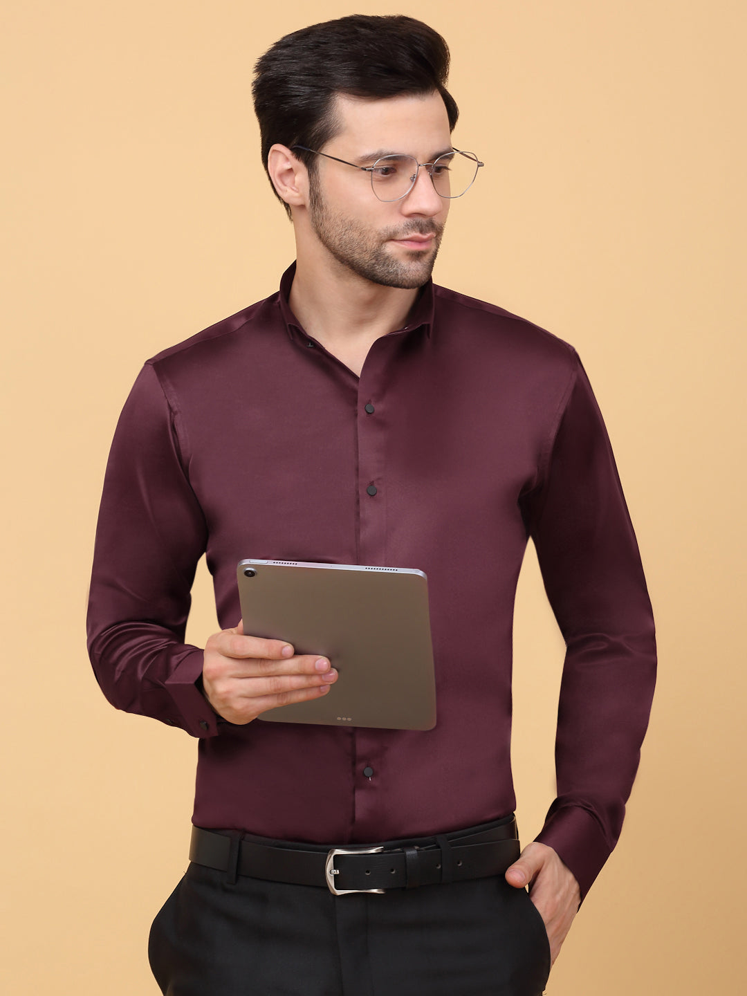 Klotthe Men Maroon Solid Spread Collar Satin Formal Shirt